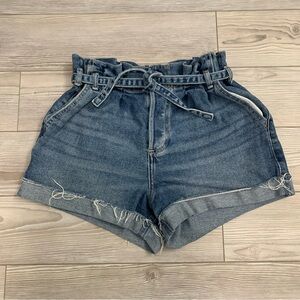Hollister Denim Shorts Women’s SZ 7/28 Ultra High Rise Mom With Belt Blue